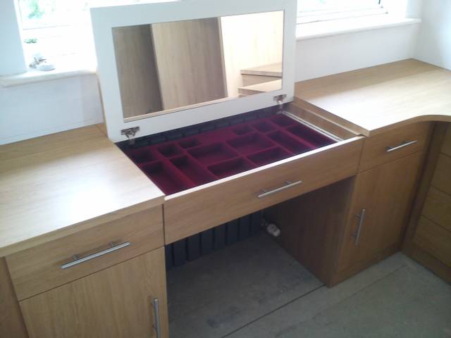 Dressing table with lift store up lid